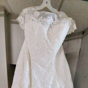 22W Wedding Dress